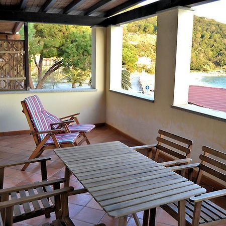 Le Soleil Apartment Spiaggia di Cavoli Bagian luar foto