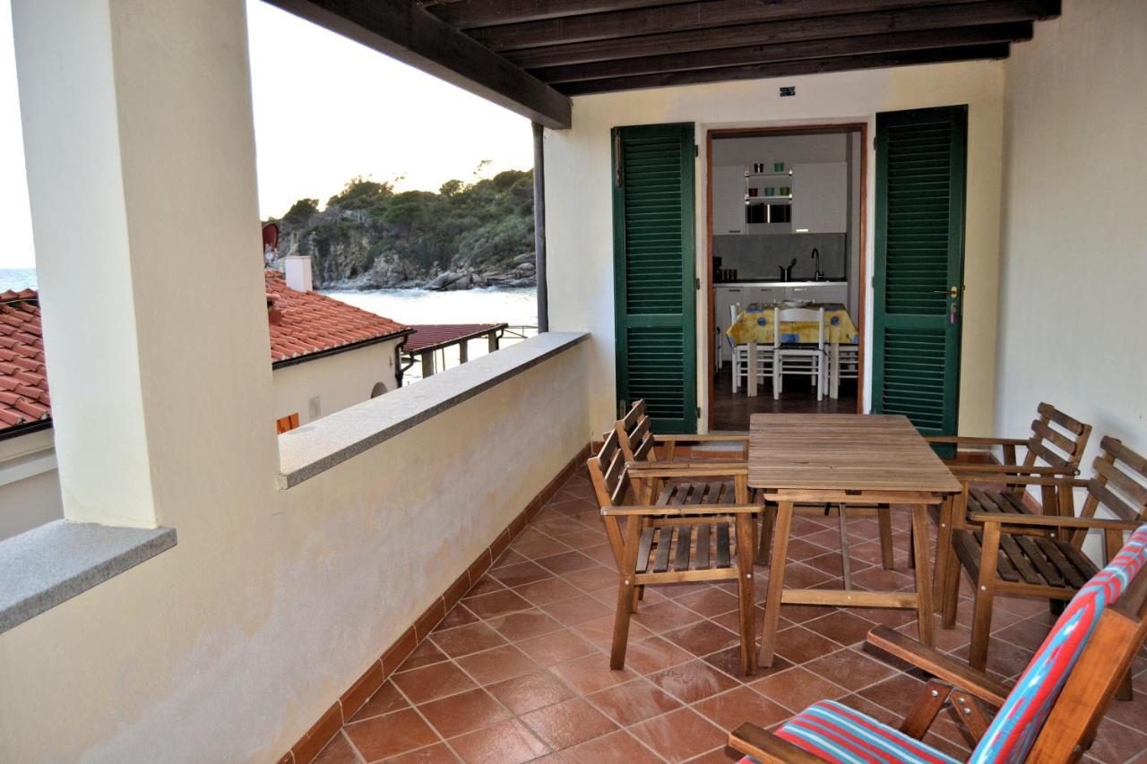 Le Soleil Apartment Spiaggia di Cavoli Bagian luar foto