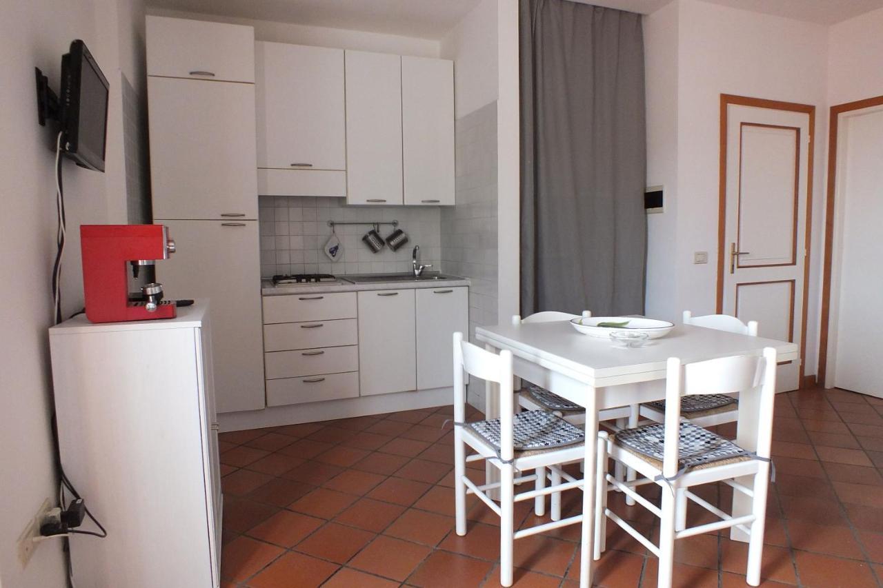 Le Soleil Apartment Spiaggia di Cavoli Bagian luar foto