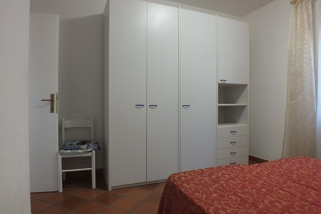 Le Soleil Apartment Spiaggia di Cavoli Ruang foto