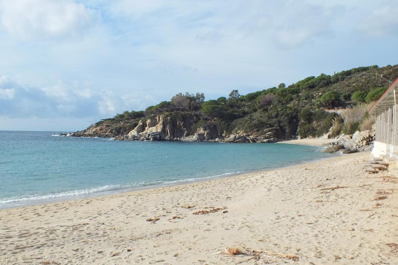Le Soleil Apartment Spiaggia di Cavoli Bagian luar foto